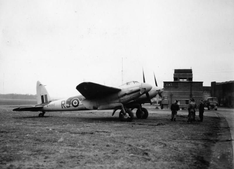 De_Havilland_Mosquitoat_NF_II_at_RAF_Predannack.jpg