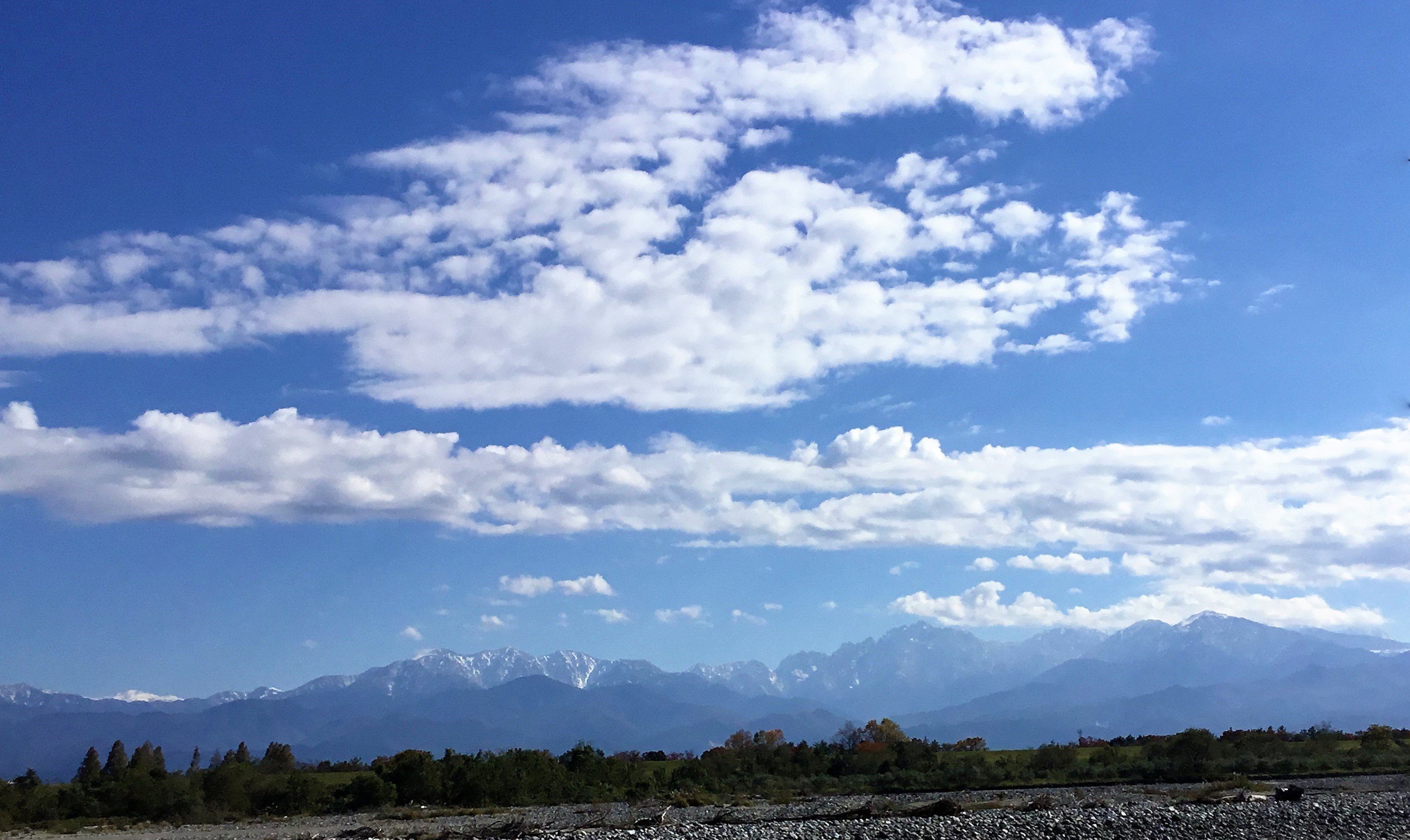 2018.11.3 秋雲と雪をいただく立山連峰　常願寺川から (2).JPG