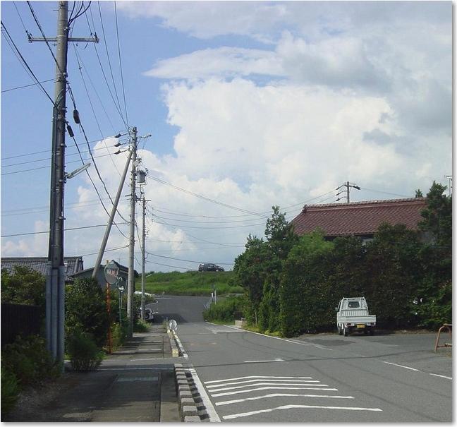 03川に向かって