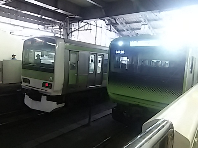 E231系とE235系