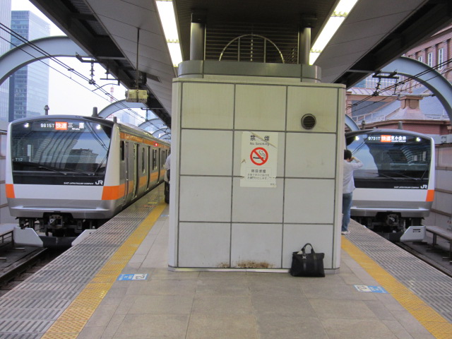 快速東小金井行きと快速三鷹行き