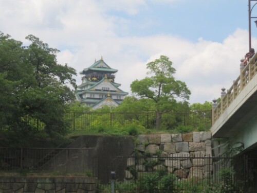 アクアライナー 堀からみた大阪城.JPG