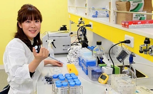 14-02-07-1常識をくつがえす着眼で成果を挙げた小保方博士（写真：毎日新聞社 アフロ）.jpg