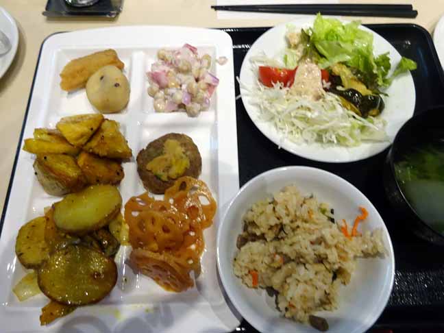 船の食事 (15).JPG
