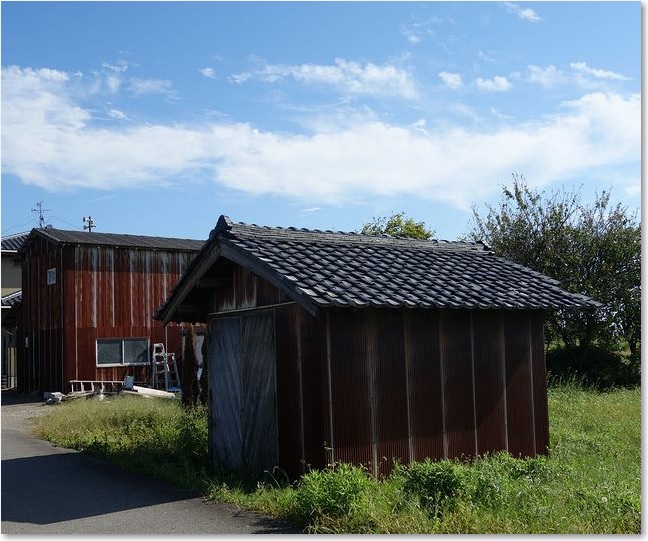 09シャビーな小屋