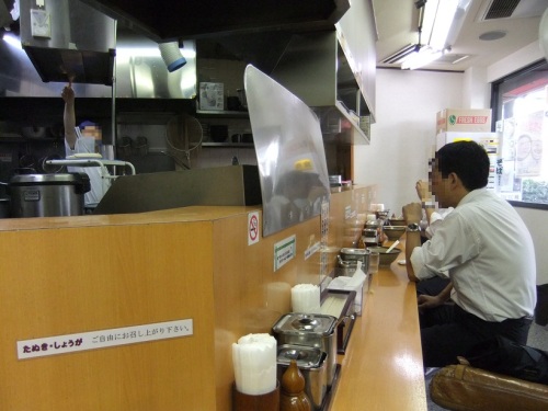 丸山製麺新橋店＠新橋の店内１29120902.JPG