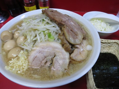 20140606_ラーメン二郎西台駅前店_塩ラーメンにシロネギと味付うずらweb.JPG