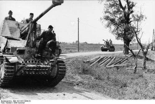 Bundesarchiv_Bild_101I-022-2944-23,_Russland,__Unternehmen_Zitadelle_,_Marder_III.jpg