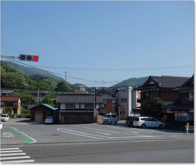 63駅前の道路