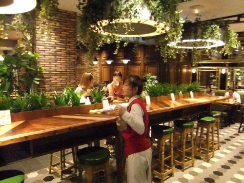 ごく旨肉そば 日の陣のフードコート