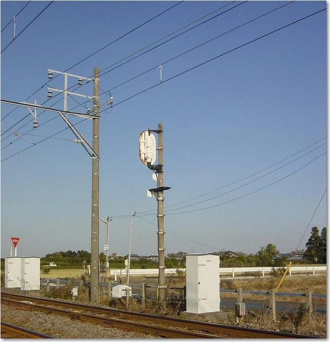 05信号機の裏側.JPG