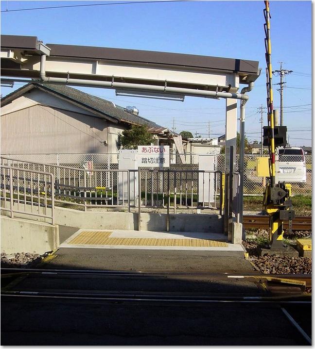 29構内踏切.JPG