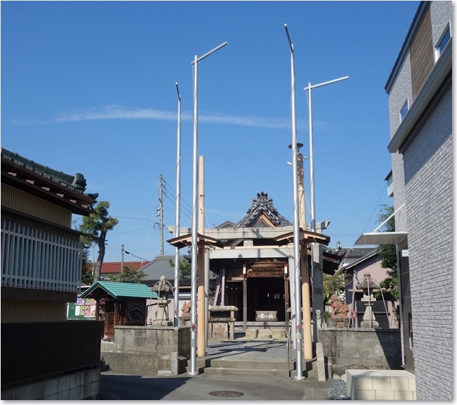 36住宅街に神社