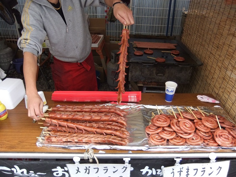 とちぎ秋まつりの露店（うずまフランク）の店頭20121111.JPG