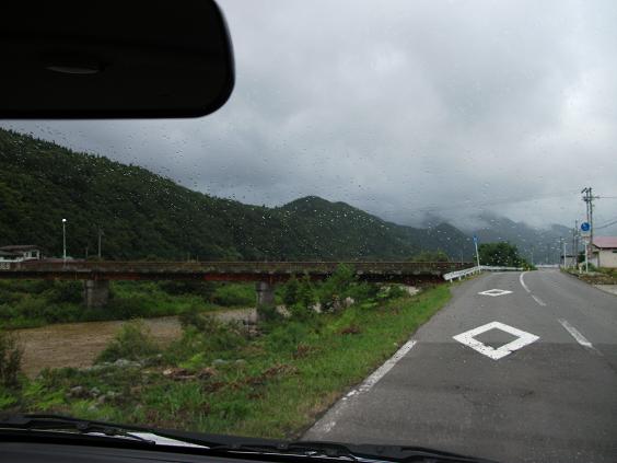 120816雨粒ポツリ.jpg