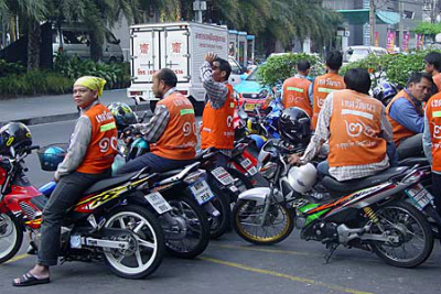 motorcycle-taxis-thailand.jpg