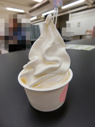 自然素材の菓子工房 ましゅれ　北海道ジャージーソフトクリーム.JPG