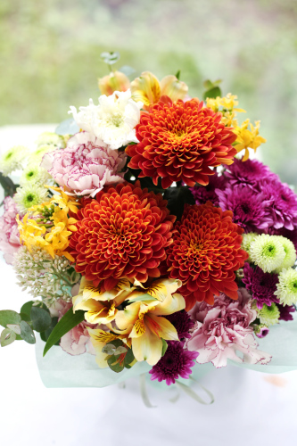 お供えのお花 パンプキンというマムが秋らしくてかわいいのです お気楽にお花を飾りましょ Atelier 一凜 楽天ブログ