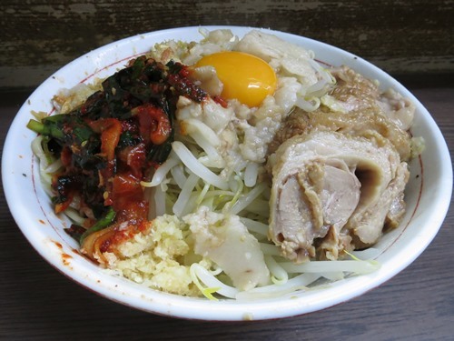 20140322_ラーメン二郎 横浜関内店_小ぶた汁なし、ニラキムチと粉チーズweb.JPG