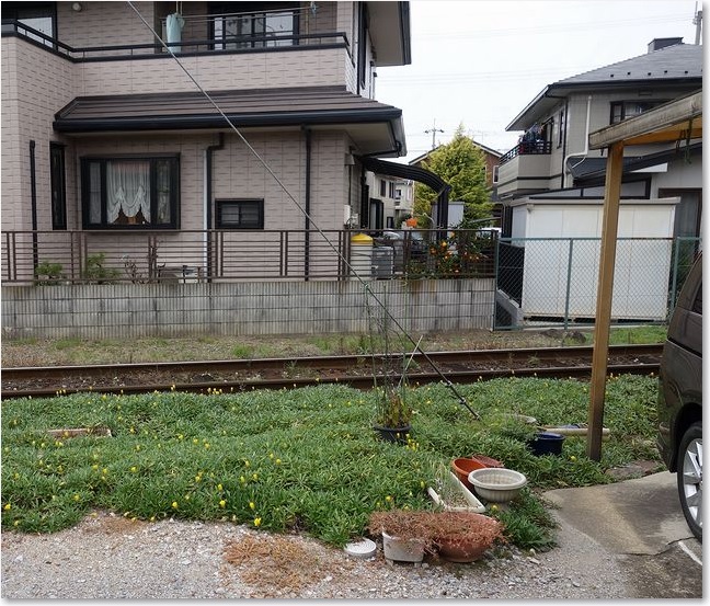 30住宅街の単線