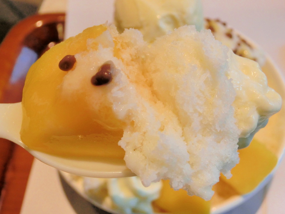 Ｍａｒｙ’ｓ　ｃａｆｅ　マンゴーシェーブアイス　全部乗せ.jpg