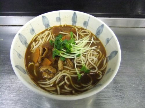 爽亭＠上野11･12番線ホームの味噌煮込み風そば１20121014.JPG