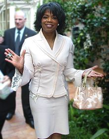 220px-Oprah_Winfrey_(2004).jpg