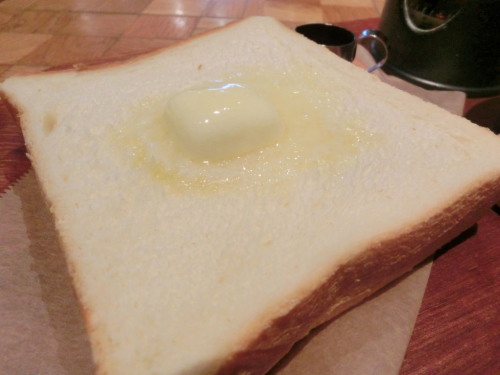 ＦＥＢＲＵＡＲＹ　ＣＡＦＥ　朝パンセット　バタートースト　トースト.jpg