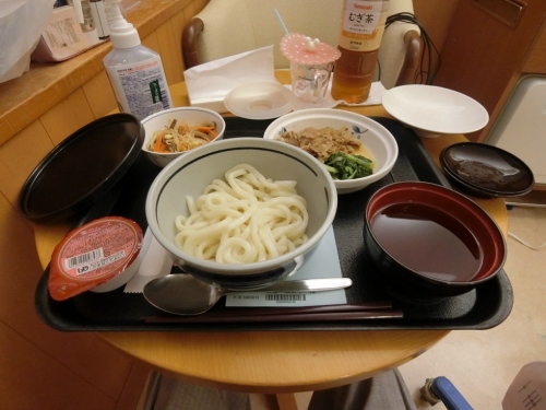 東大病院　牛肉うどん定食.JPG