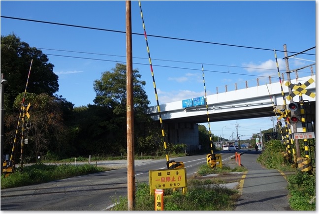 13ふり向いて松尾踏切