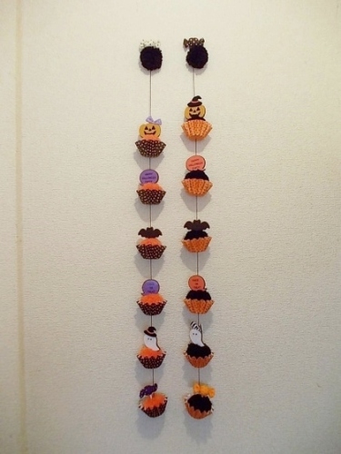 ポンポンカップケーキの縦型ガーランド