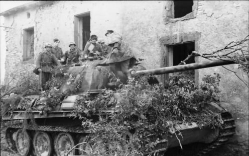 Panther_ausf_G_France_1944_5.jpg