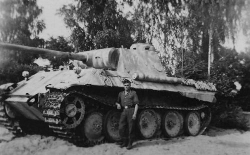 Panther_ausf_D_4th_Panzer_Regiment_number_112.jpg