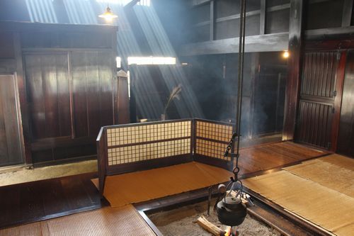 92513南木曽町妻籠宿奥屋の囲炉裏端500.jpg