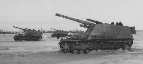 German_self_propelled_artillery_Hummel_in_field.jpg