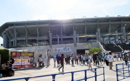 ENDLESS SUMMER 日産スタジアム東ゲート1.JPG