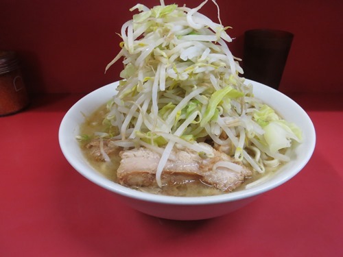 20140102_ラーメン二郎ひばりヶ丘駅前店ラーメン豚入りweb.JP