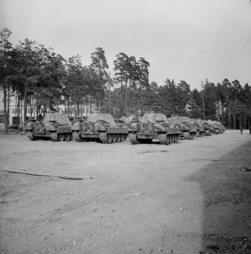 Panther_ausf_D_tanks.jpg