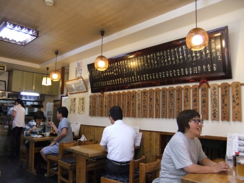 千住２丁目・柏屋の店内20120603.JPG