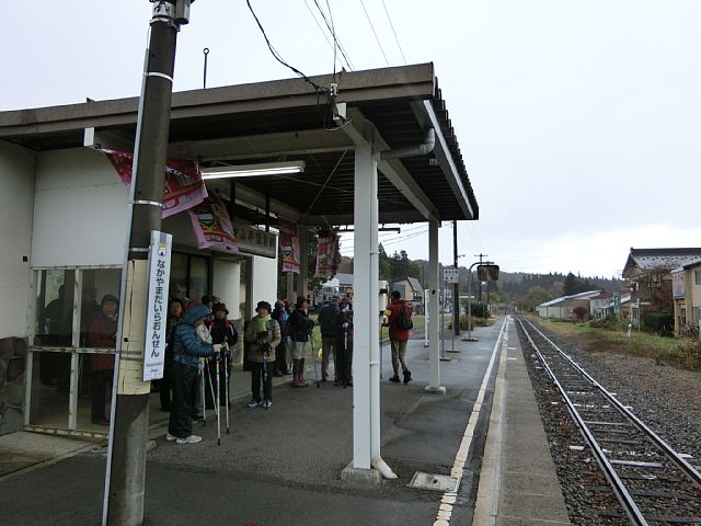 駅で待つ.jpg