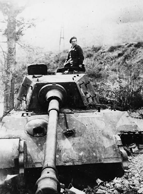 Tiger_2_tank_41.jpg