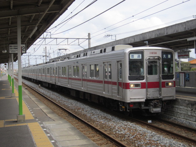 停車中の普通列車