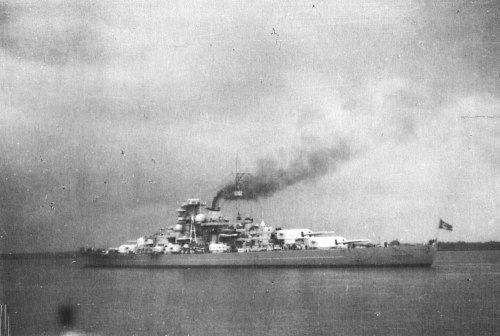 Bismarck22_04.jpg