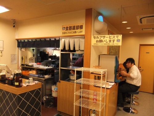 吉野家上板橋駅前店の店内20120613.JPG