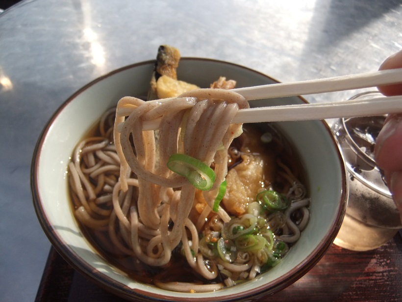 スカイキッチン＠成田空港第1ターミナルビルの天ぷらそば２20130802.JPG
