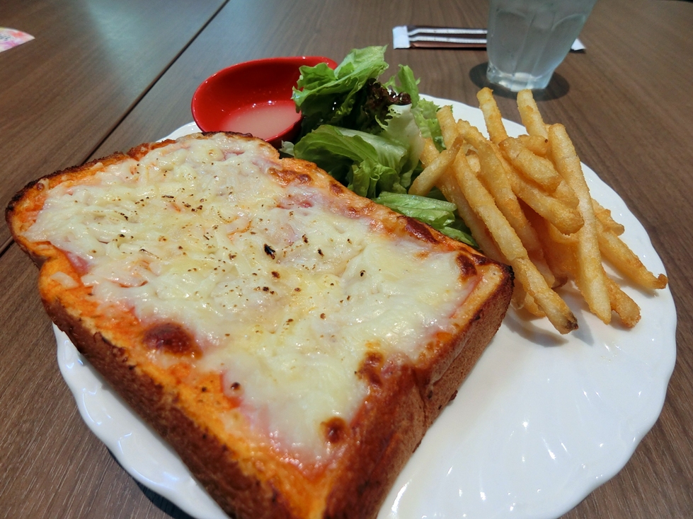 さかい珈琲　ハムチーズトースト.JPG