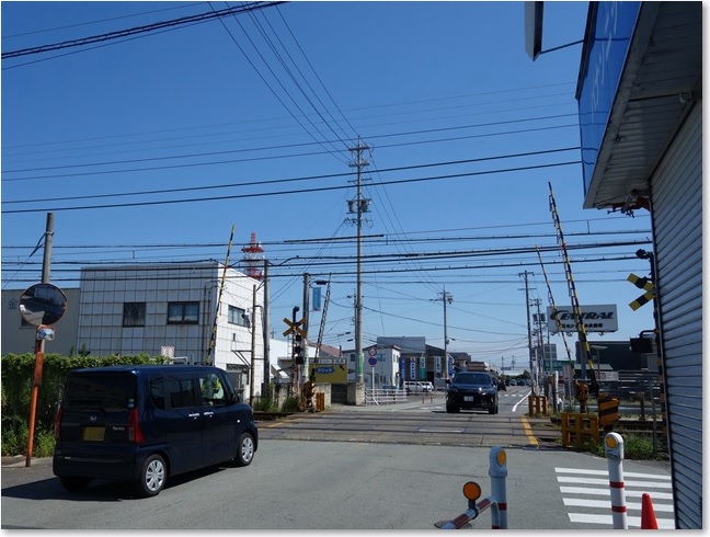 32この踏切を・・・