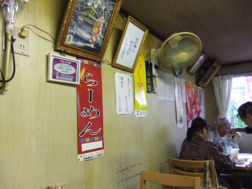 のんちゃん＠岡本の店内