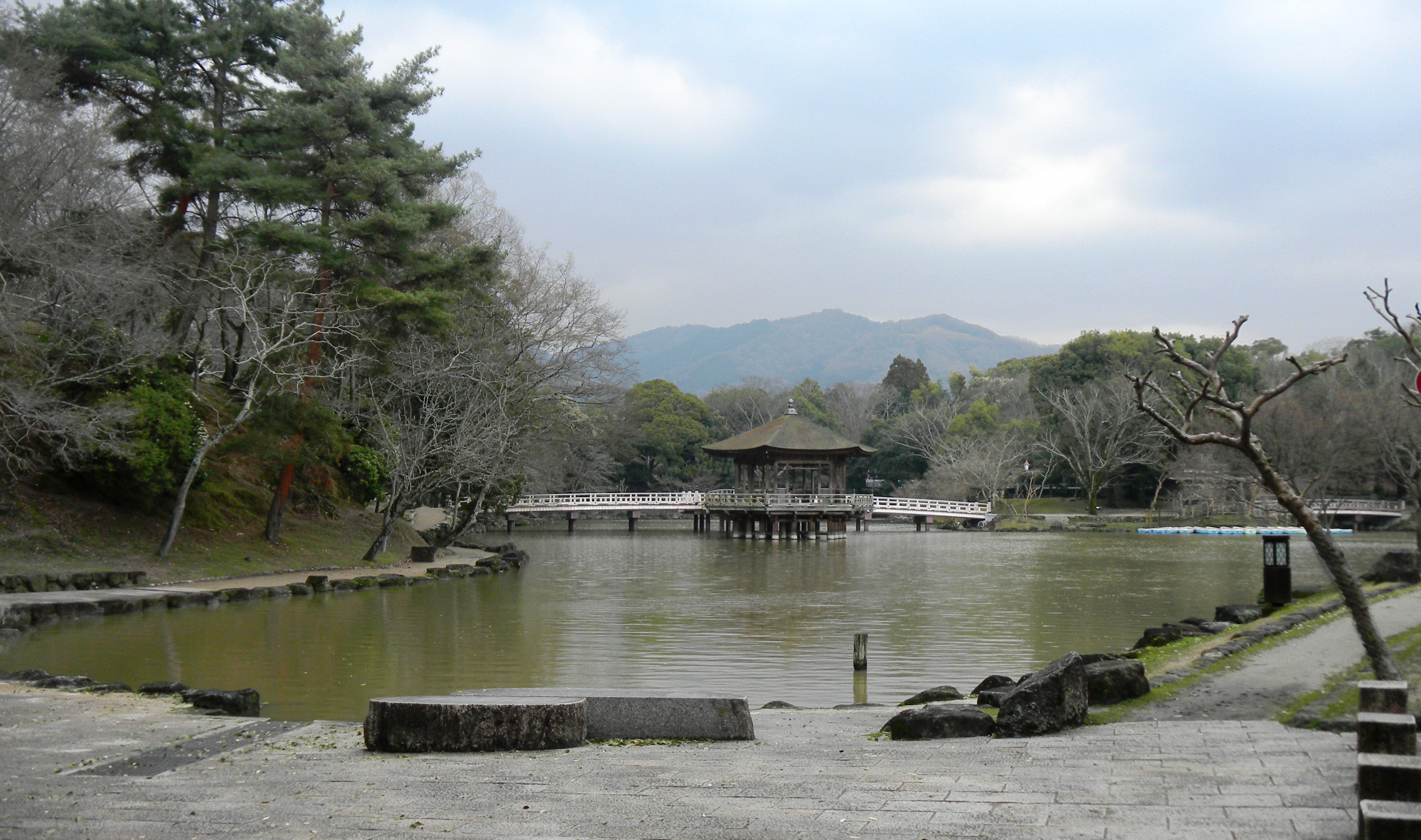 001鏡池.JPG