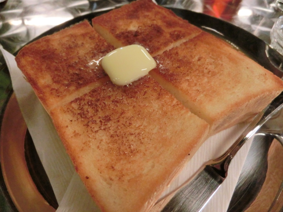 ＣＡＦＥ　ＤＥ　ＲＯＰＥ　ＧＩＮＺＡ　バタートースト.jpg